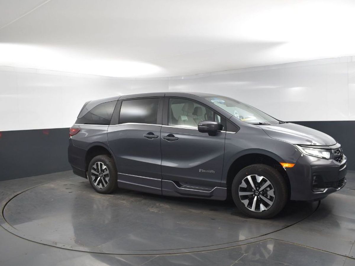 Grey Honda Odyssey image number 17