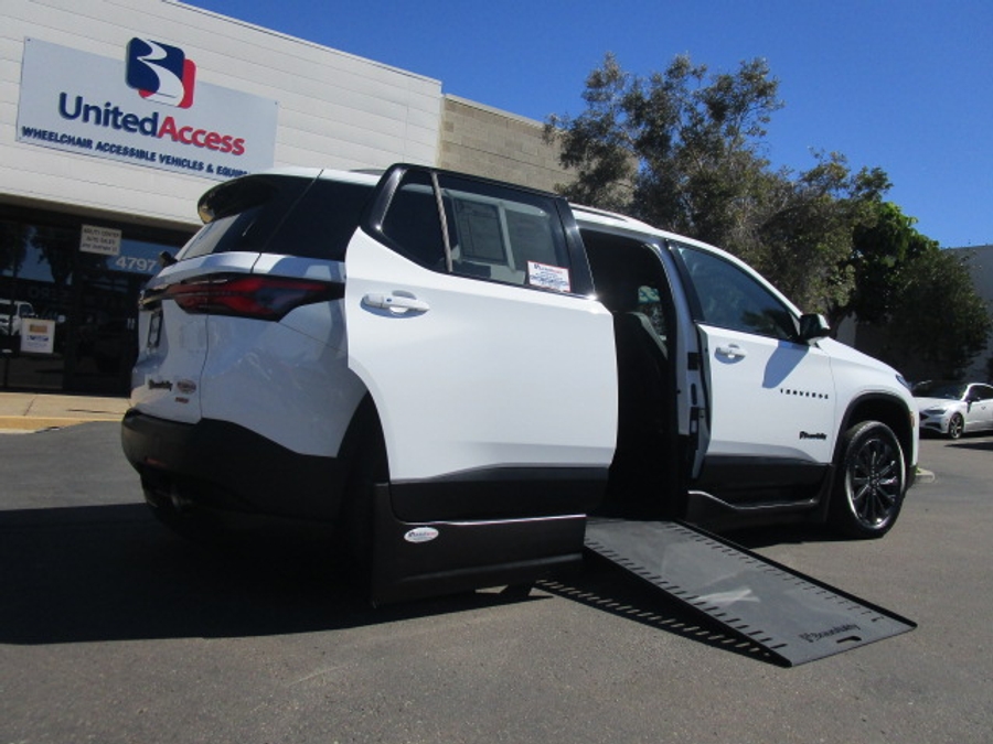Used 2023 Chevrolet Traverse 2LT RS - BraunAbility Side Entry Entry In Floor Automatic Ramp