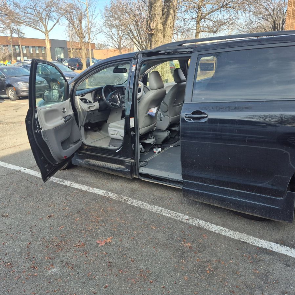 2015 TOYOTA SIENNA - Image 7