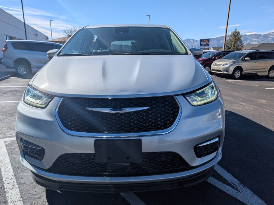 Used 2023 Chrysler Pacifica Touring L Safety - BraunAbility Side Entry Entry In Floor Automatic Ramp