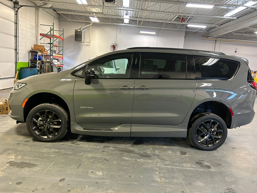 2024 CHRYSLER PACIFICA - Image 8