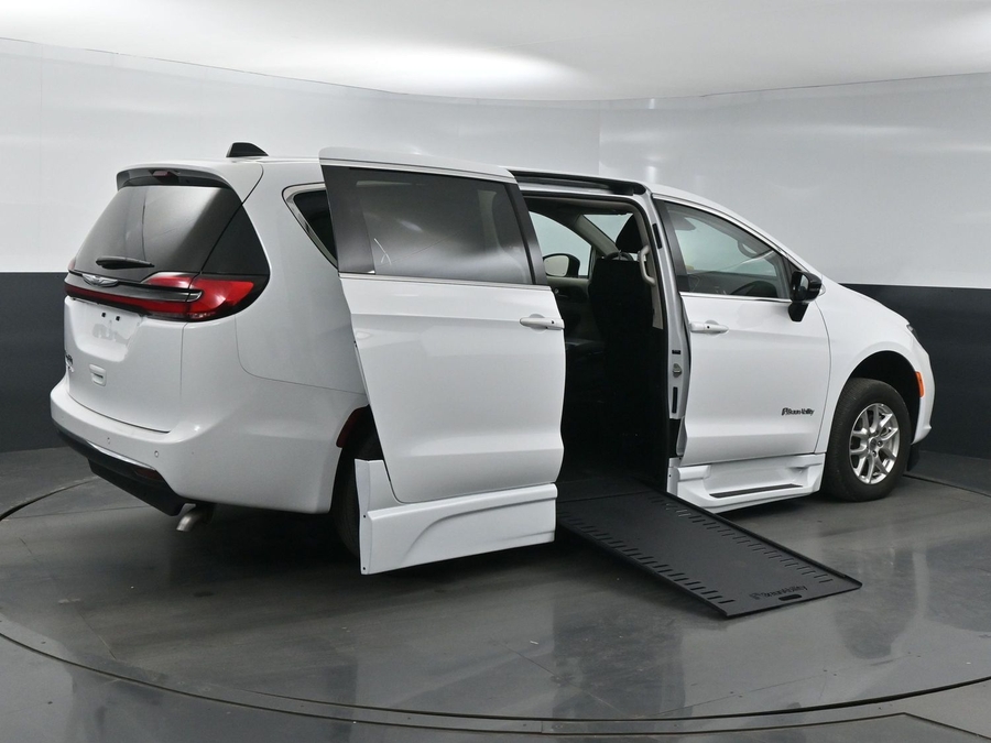 Used 2024 Chrysler Pacifica Touring L - BraunAbility Side Entry Entry In Floor Automatic Ramp