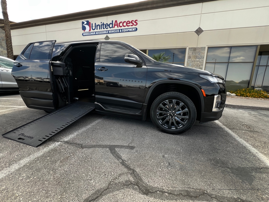 Used 2023 Chevrolet Traverse 2LT - BraunAbility Side Entry Entry In Floor Automatic Ramp