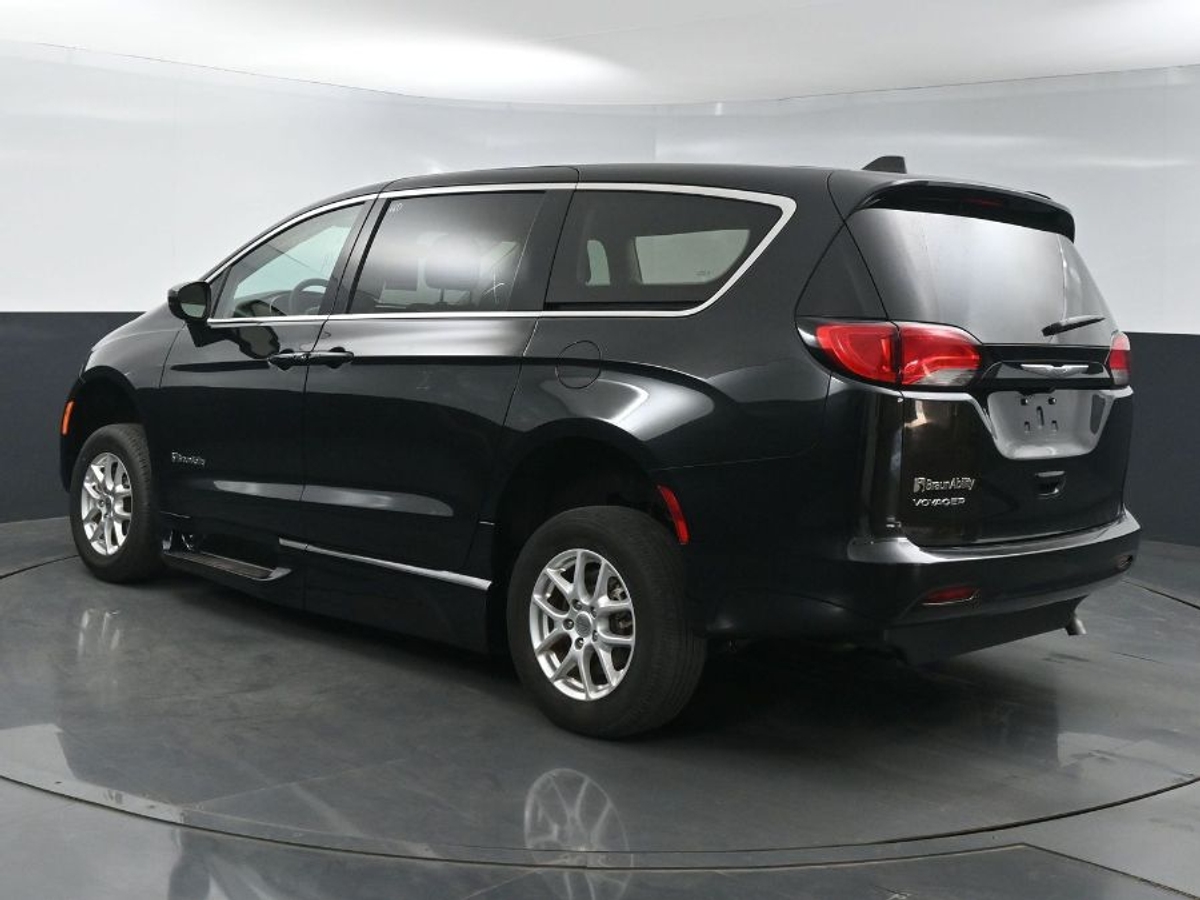 2023 CHRYSLER VOYAGER - Image 6