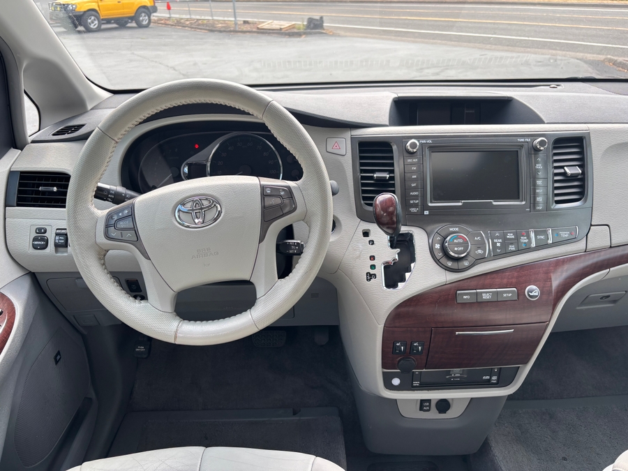 Used 2013 Toyota Sienna XLE - VMI Side Entry In Floor Automatic Ramp