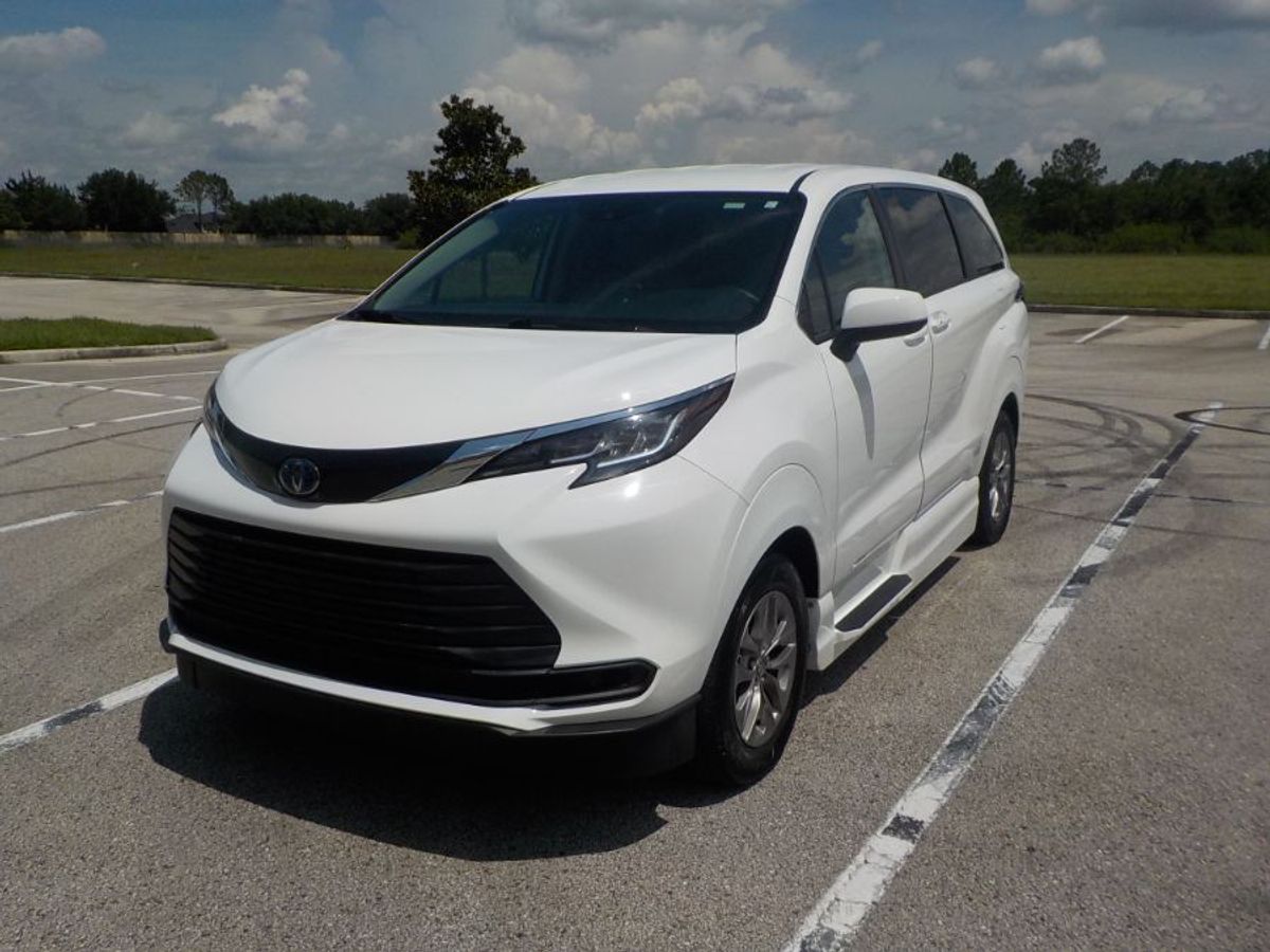 2022 TOYOTA SIENNA - Image 4