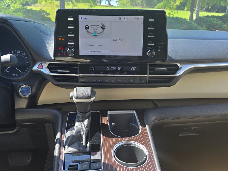 2021 Toyota Sienna XLE - Photo 11