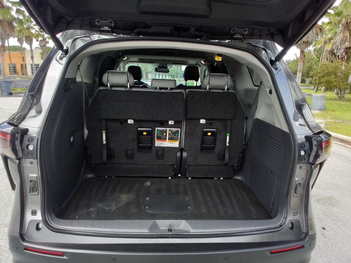 2023 TOYOTA SIENNA - Image 4