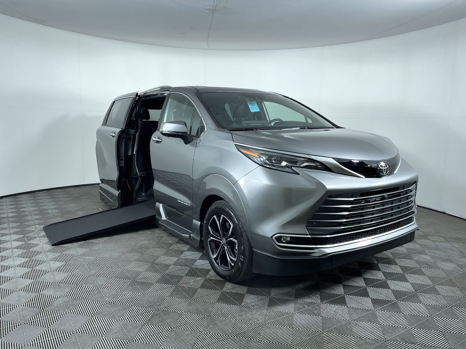 2026 Toyota Sienna AWD Platinum