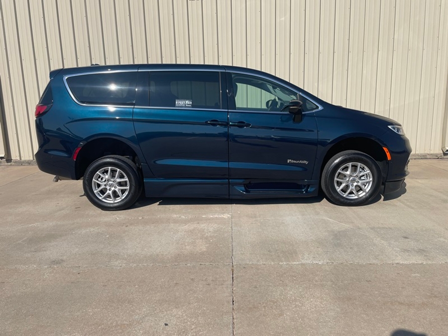 Used 2024 Chrysler Pacifica Touring L - BraunAbility Side Entry Fold Out Automatic Ramp