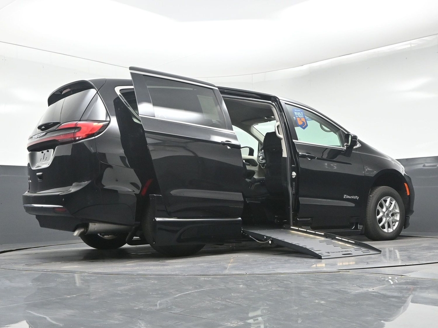 Used 2024 Chrysler Pacifica Touring L - BraunAbility Side Entry Fold Out Automatic Ramp