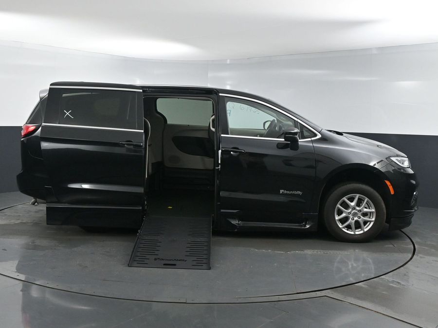Used 2023 Chrysler Pacifica Touring L - BraunAbility Side Entry Entry Fold Out Automatic Ramp