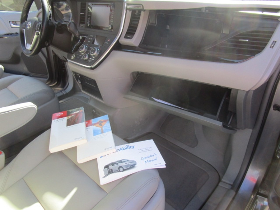 Used 2019 Toyota Sienna XLE Base - BraunAbility Side Entry Entry Fold Out Automatic Ramp