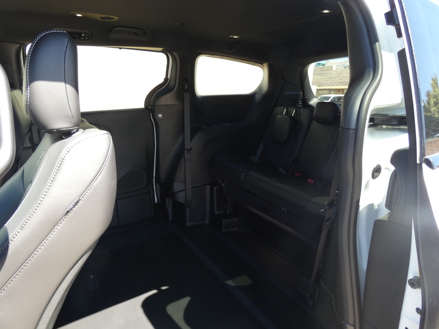 White Chrysler Pacifica image number 8