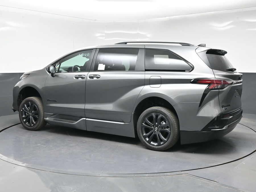 New 2026 Toyota Sienna Hybrid XSE Sport - BraunAbility Side Entry In Floor Automatic Ramp