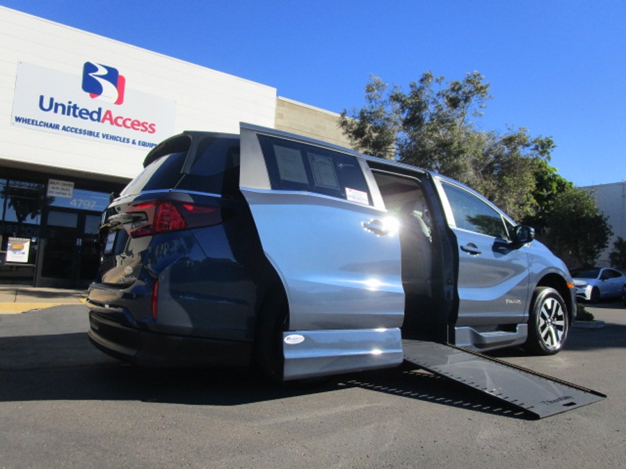 New 2026 Honda Odyssey EX-L - BraunAbility Side Entry Entry In Floor Automatic Ramp