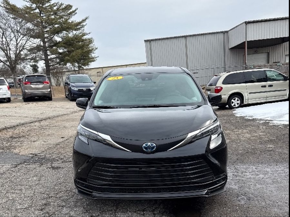 2025 TOYOTA SIENNA - Image 14