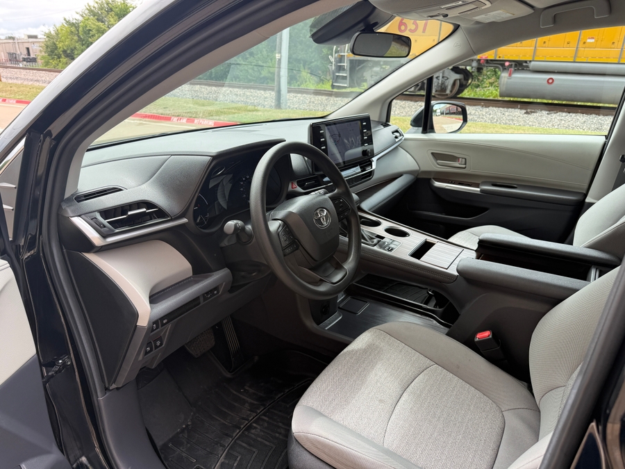 Used 2024 Toyota Sienna Hybrid LE - BraunAbility Rear Entry Entry Fold Out Manual Ramp