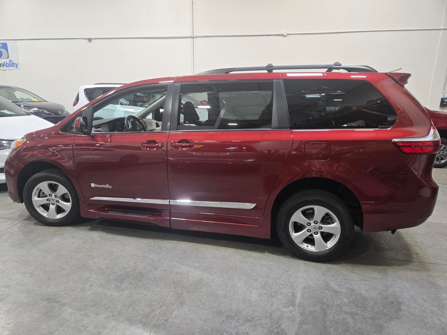 Used 2017 Toyota Sienna LE - BraunAbility Side Entry Fold Out Automatic Ramp