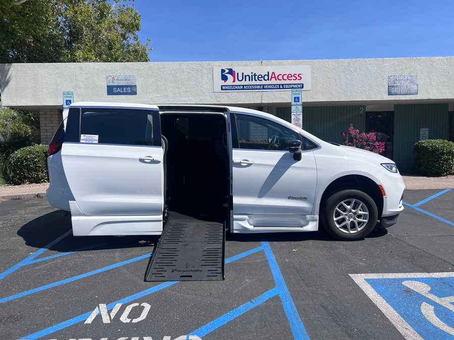 Used 2025 Chrysler Pacifica Select Safety - BraunAbility Side Entry Fold Out Automatic Ramp