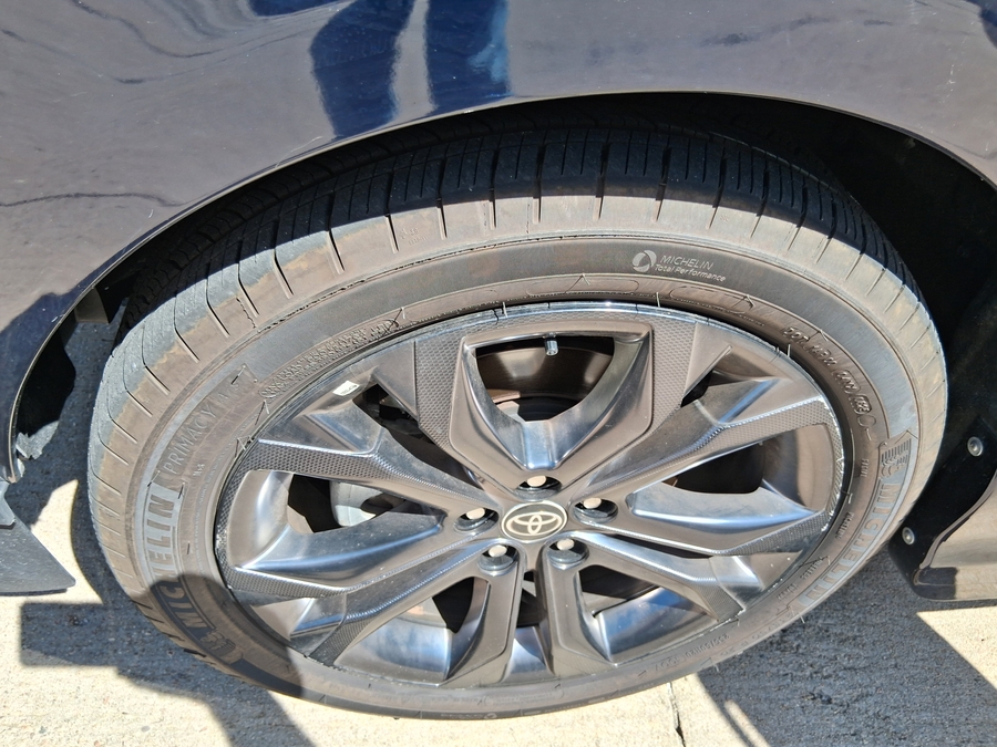 Blue Toyota Sienna image number 24