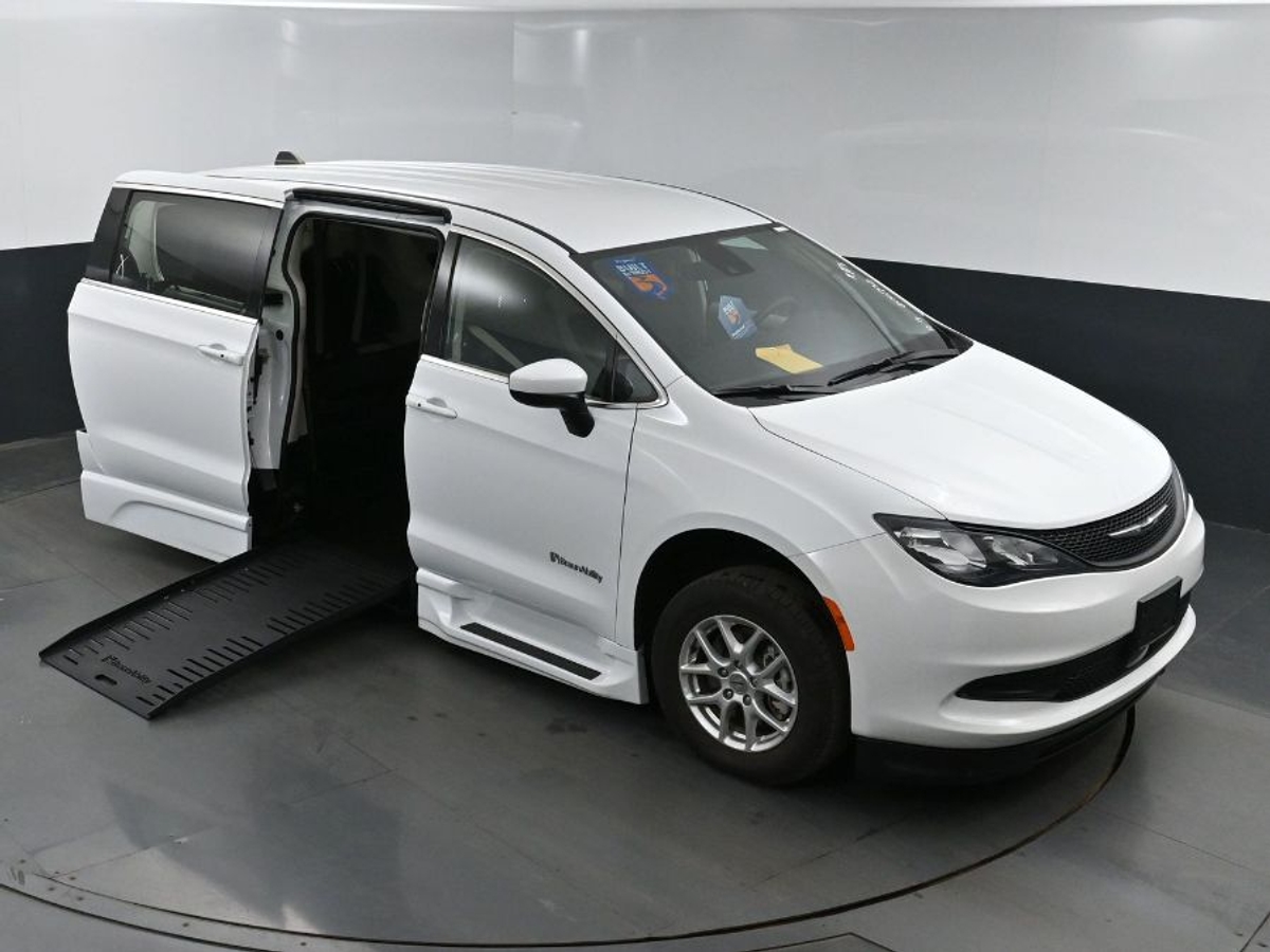 2023 CHRYSLER VOYAGER - Image 23