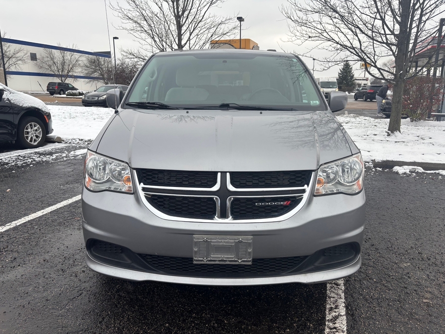 Used 2016 Dodge Grand Caravan SXT - BraunAbility Side Entry Entry Fold Out Automatic Ramp