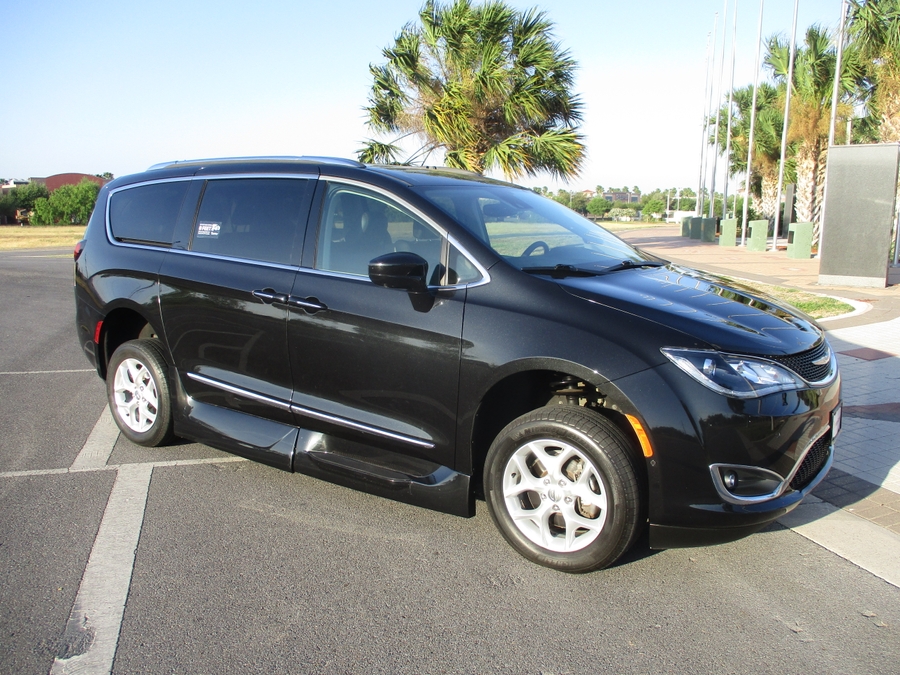 Used 2018 Chrysler Pacifica Touring L Plus - VMI Side Entry Entry In Floor Automatic Ramp