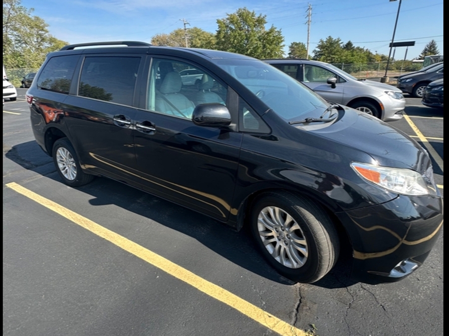 Used 2017 Toyota Sienna XLE Base - FR Conversions Rear Entry Entry Fold Out Manual Ramp