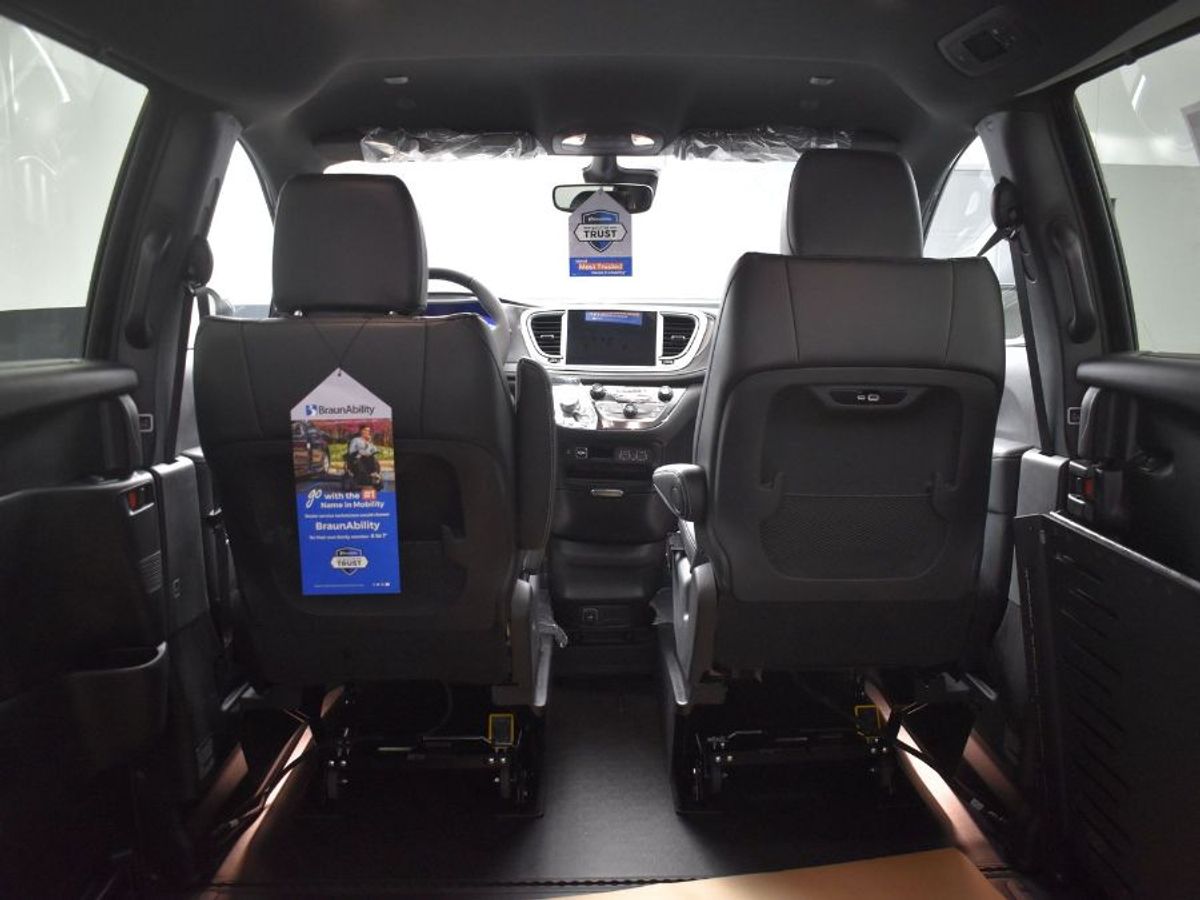 2025 CHRYSLER PACIFICA - Image 7