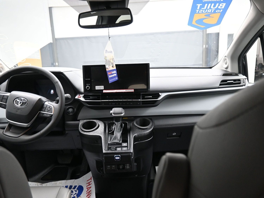 Black Toyota Sienna image number 12
