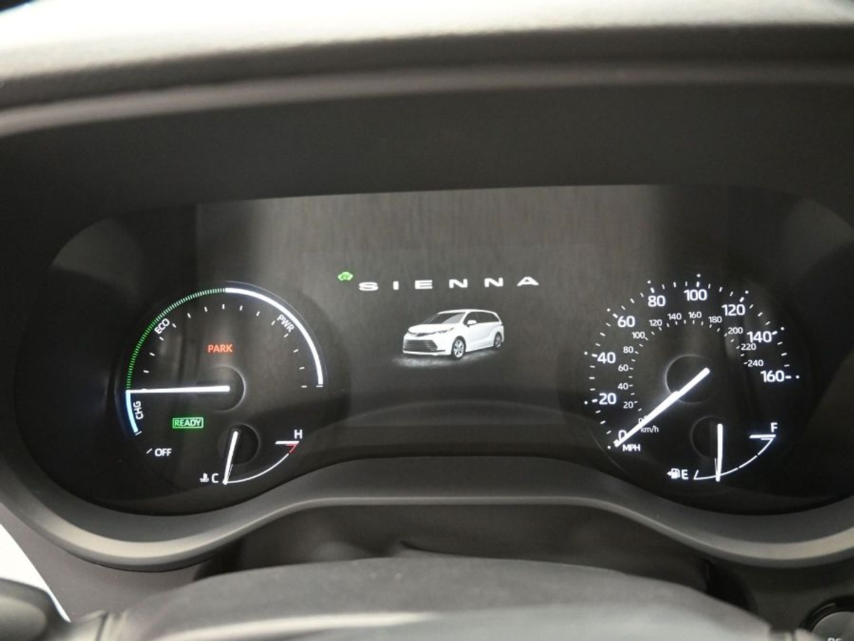 2025 TOYOTA SIENNA - Image 22