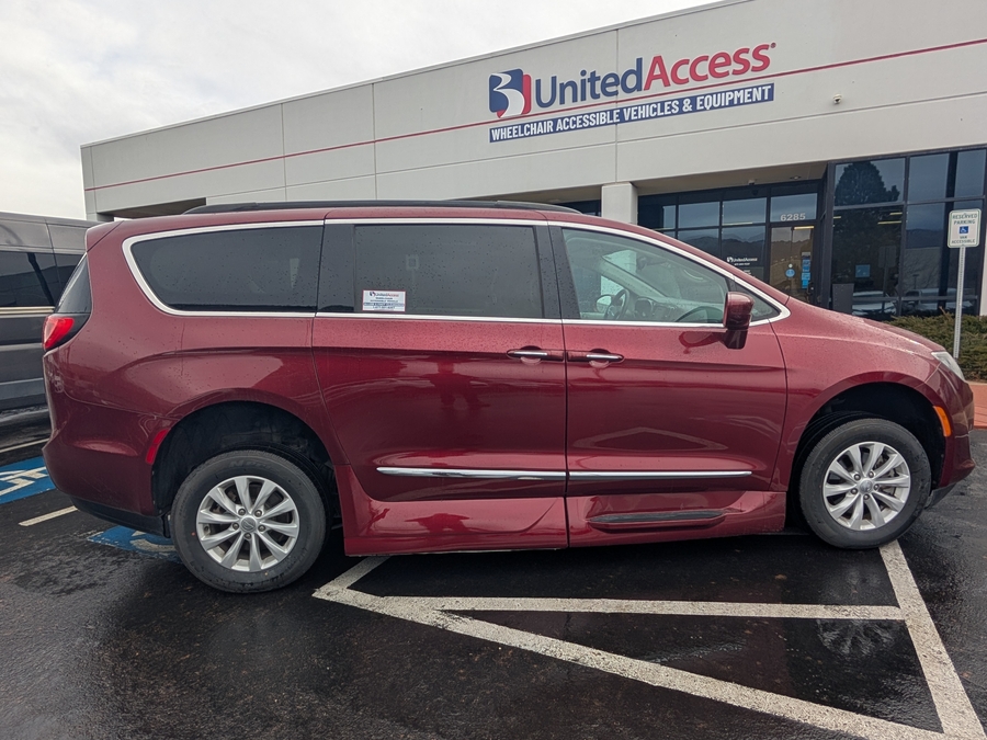 Used 2017 Chrysler Pacifica Touring-L - VMI Side Entry Entry In Floor Automatic Ramp