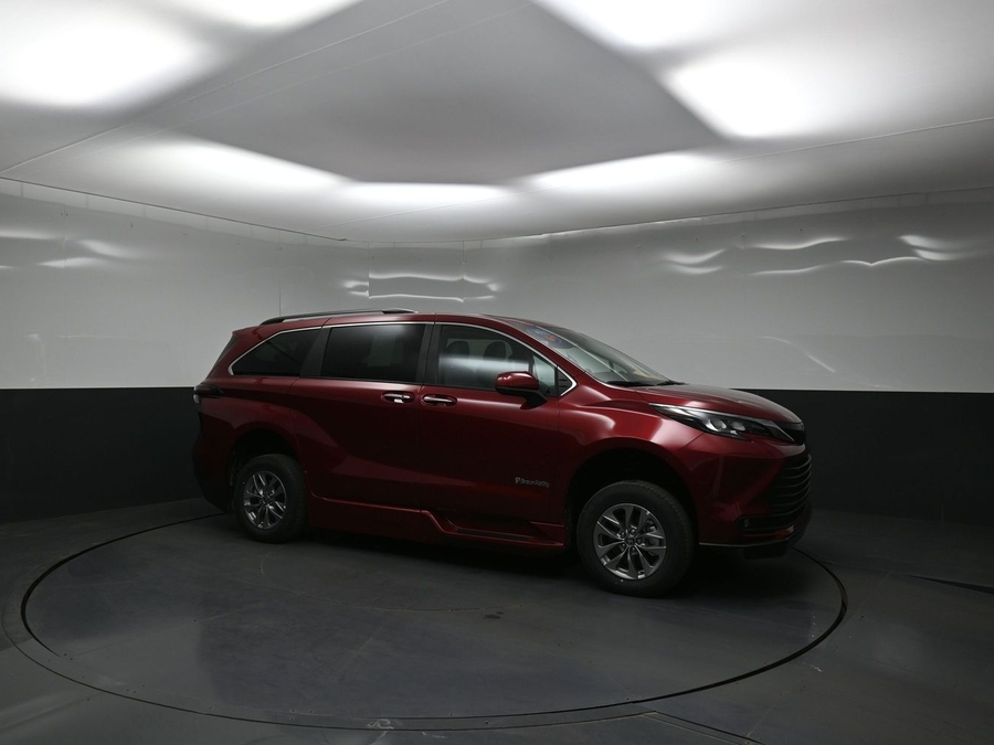New 2026 Toyota Sienna Hybrid XLE Add - BraunAbility Side Entry In Floor Automatic Ramp