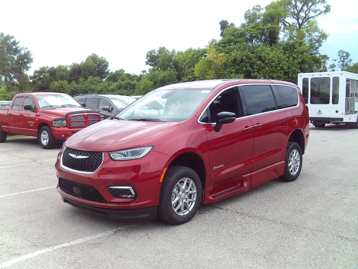 2025 CHRYSLER PACIFICA - Image 3