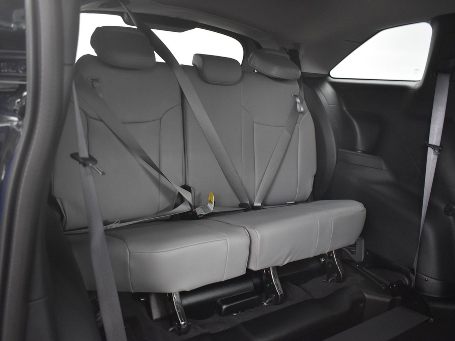 New 2025 Toyota Sienna Hybrid XLE Base - BraunAbility Side Entry Entry Fold Out Automatic Ramp