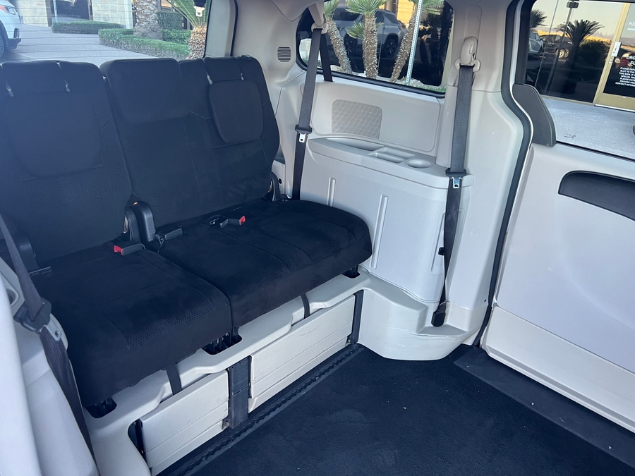 Used 2012 Dodge Grand Caravan SXT - BraunAbility Side Entry Entry Fold Out Automatic Ramp