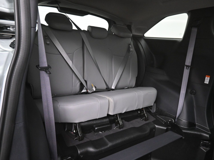 New 2025 Toyota Sienna Hybrid XLE Plus - BraunAbility Side Entry Entry Fold Out Automatic Ramp