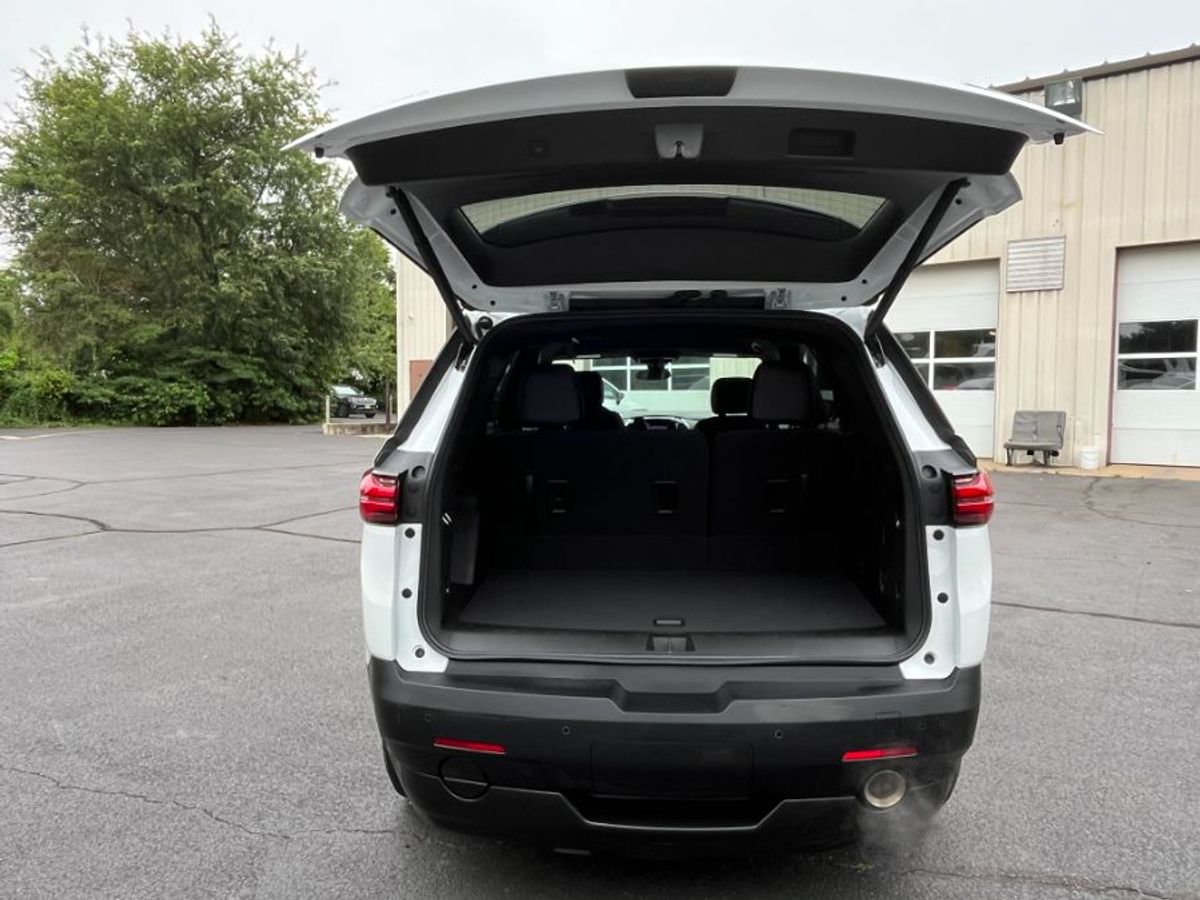 2023 CHEVROLET TRAVERSE - Image 12