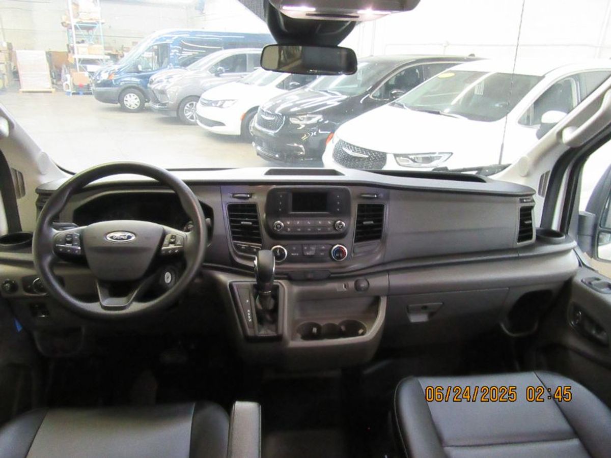 White Ford Transit image number 6