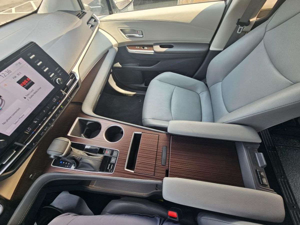 2024 TOYOTA SIENNA - Image 12