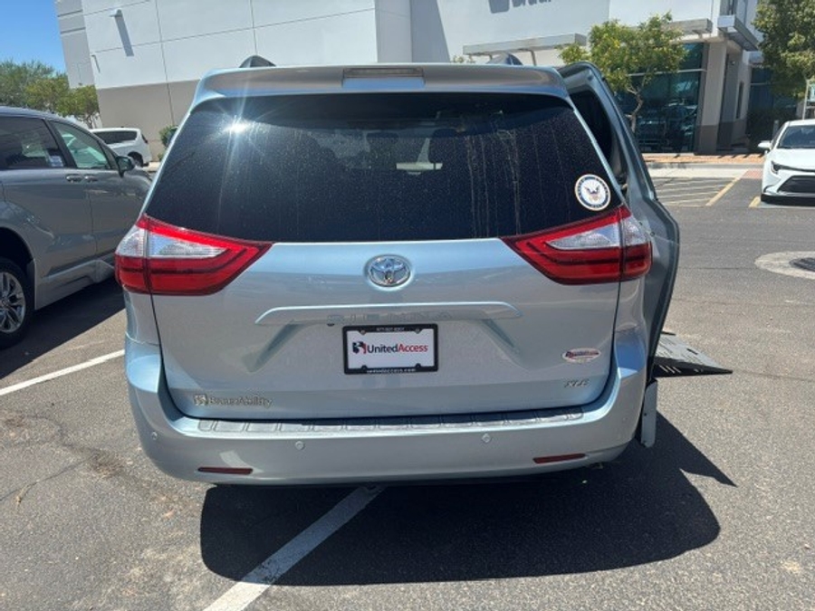 Used 2015 Toyota Sienna XLE - BraunAbility Side Entry Fold Out Automatic Ramp