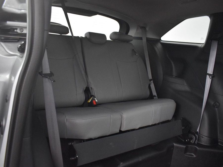 New 2025 Toyota Sienna Hybrid XLE Base - BraunAbility Side Entry Entry Fold Out Automatic Ramp