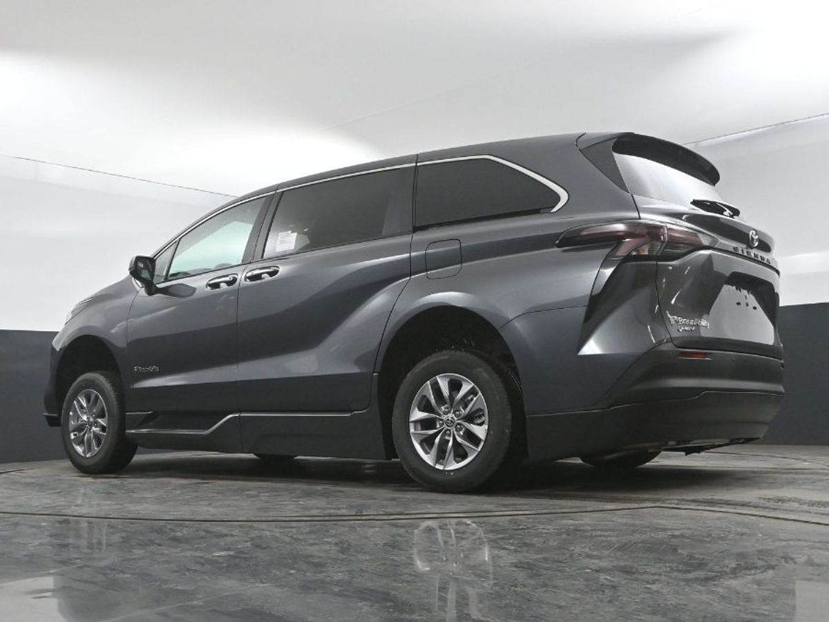 2025 TOYOTA SIENNA - Image 21