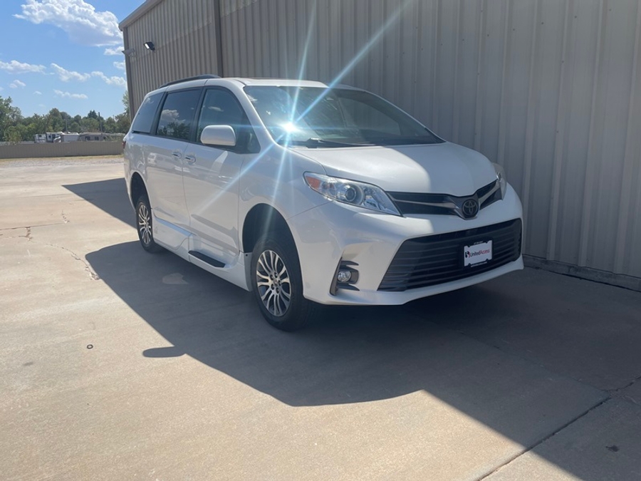 Used 2020 Toyota Sienna XLE - VMI Side Entry In Floor Automatic Ramp