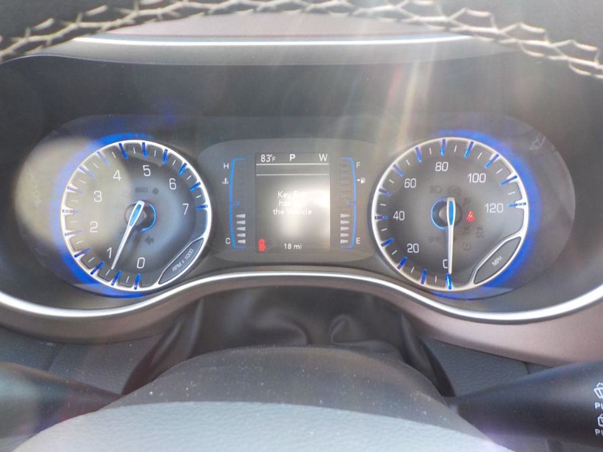 2023 CHRYSLER VOYAGER - Image 35