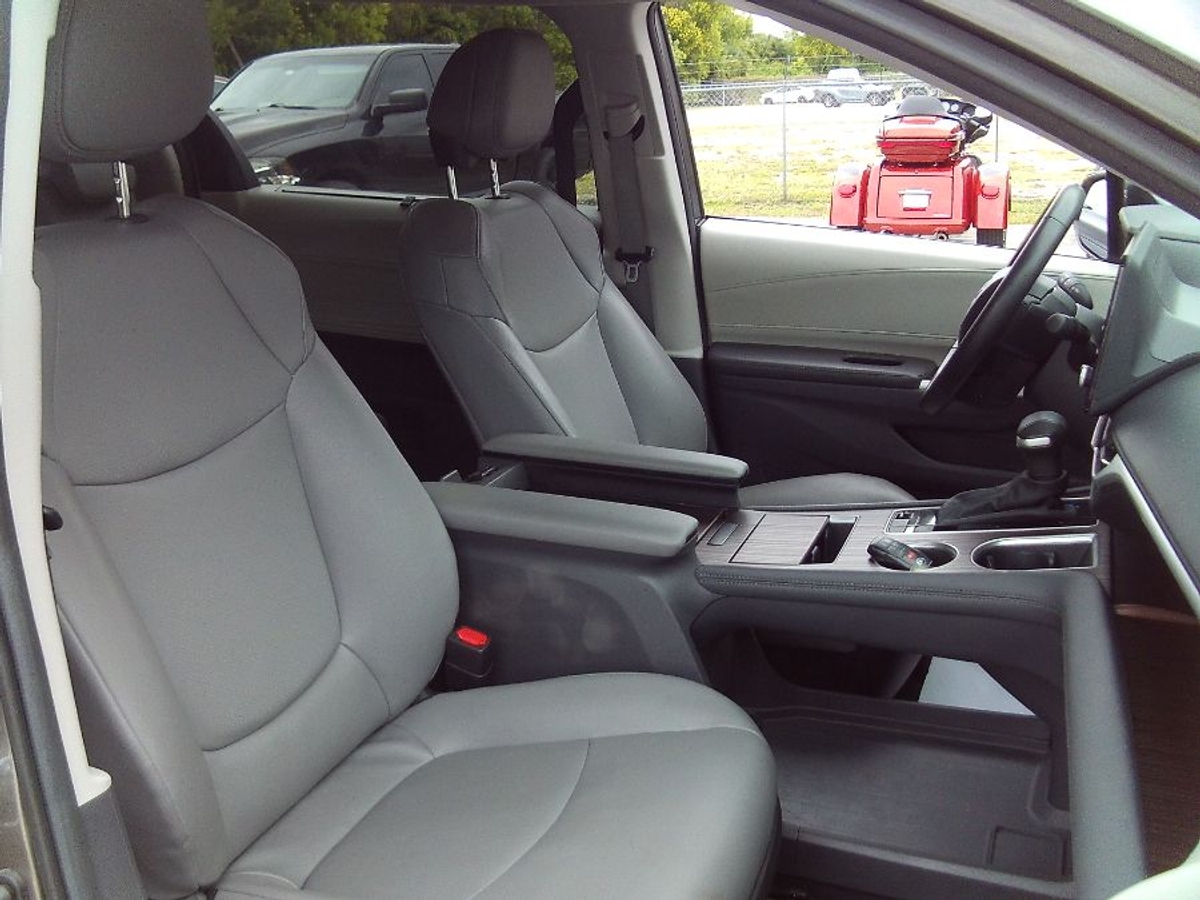 2024 TOYOTA SIENNA - Image 10
