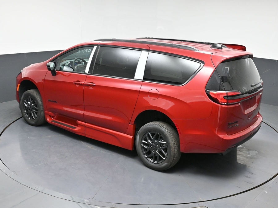 New 2027 Chrysler Pacifica Select Sport - BraunAbility Side Entry Fold Out Automatic Ramp