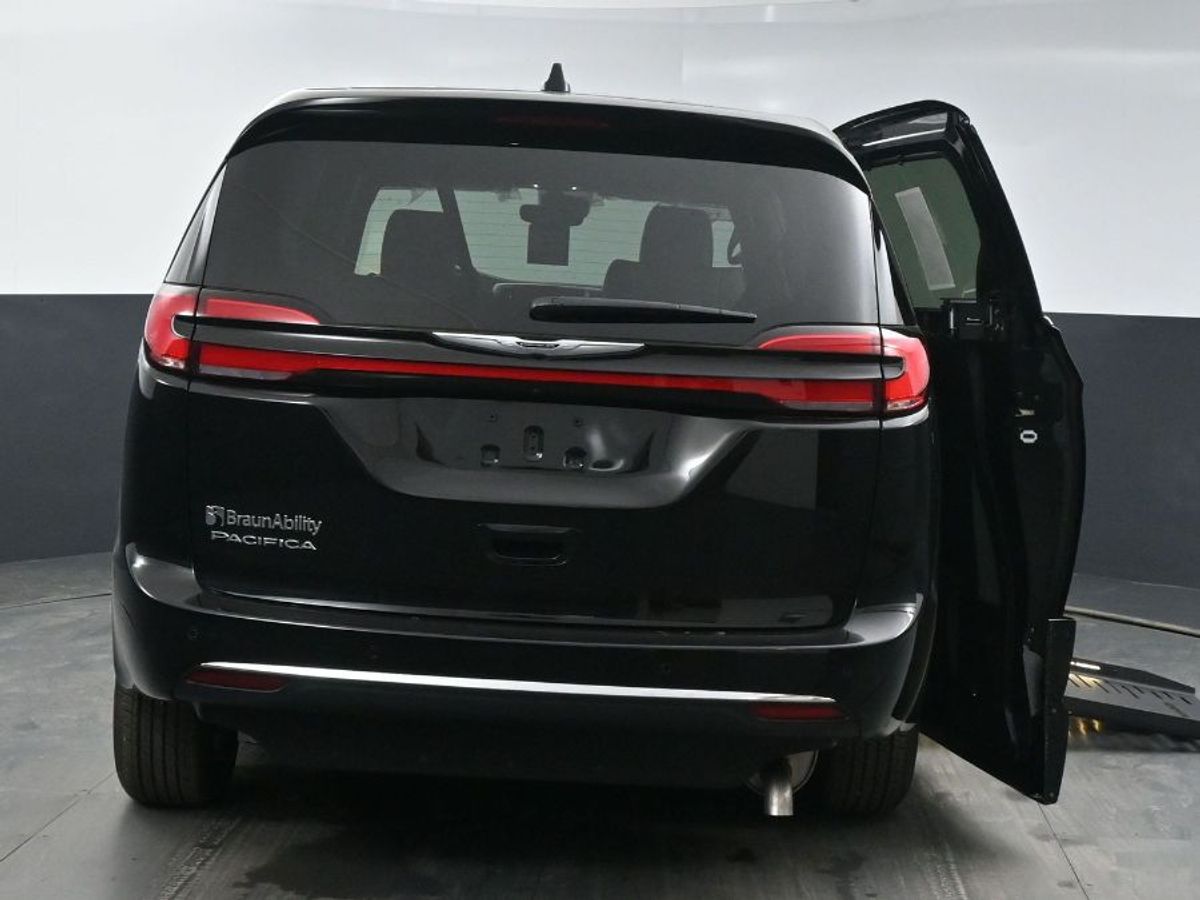 2025 CHRYSLER PACIFICA - Image 23