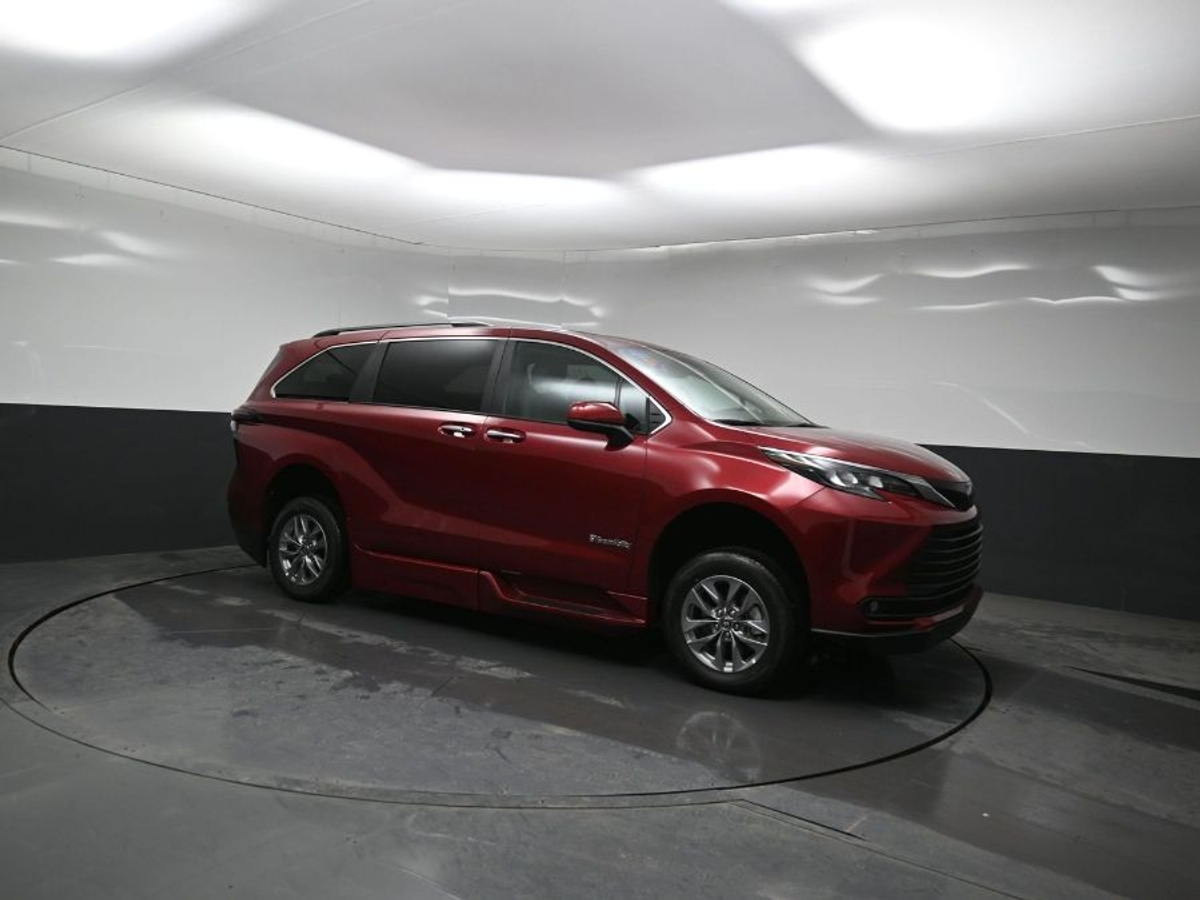 2025 TOYOTA SIENNA - Image 18